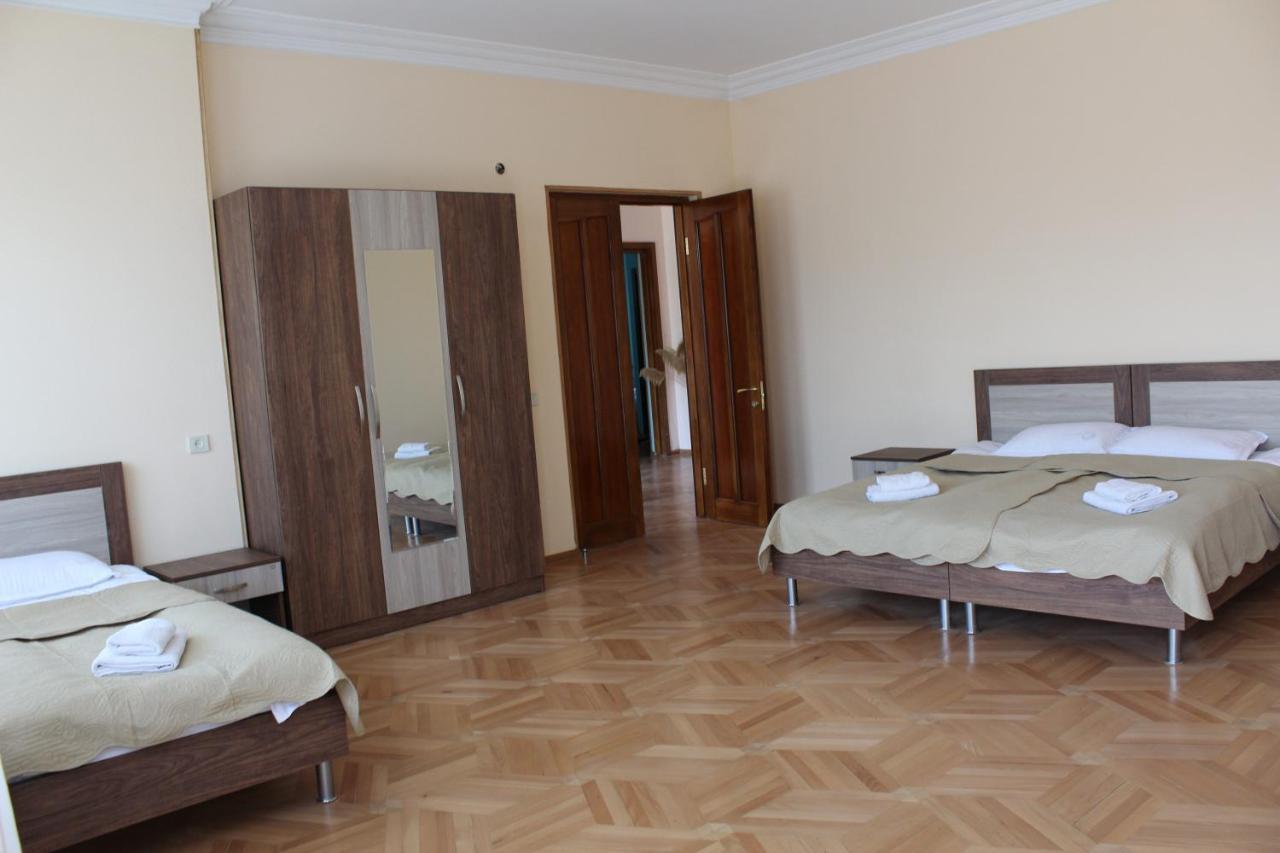 Hotel Big House à Tbilissi Extérieur photo